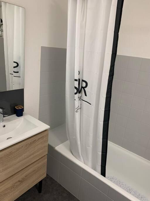 Studio Entierement Renove Avec Parking Gratuit Saint-Nazaire  Buitenkant foto